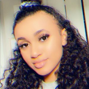 Meet your Posher, Brie